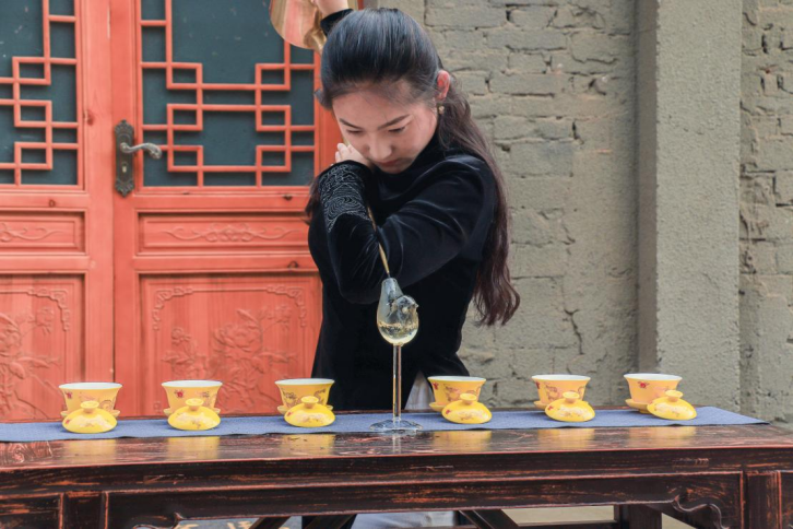 long8唯一官方网站茶具知识关于茶艺的基本知识于茶香中品味历史于一把壶传习非遗
